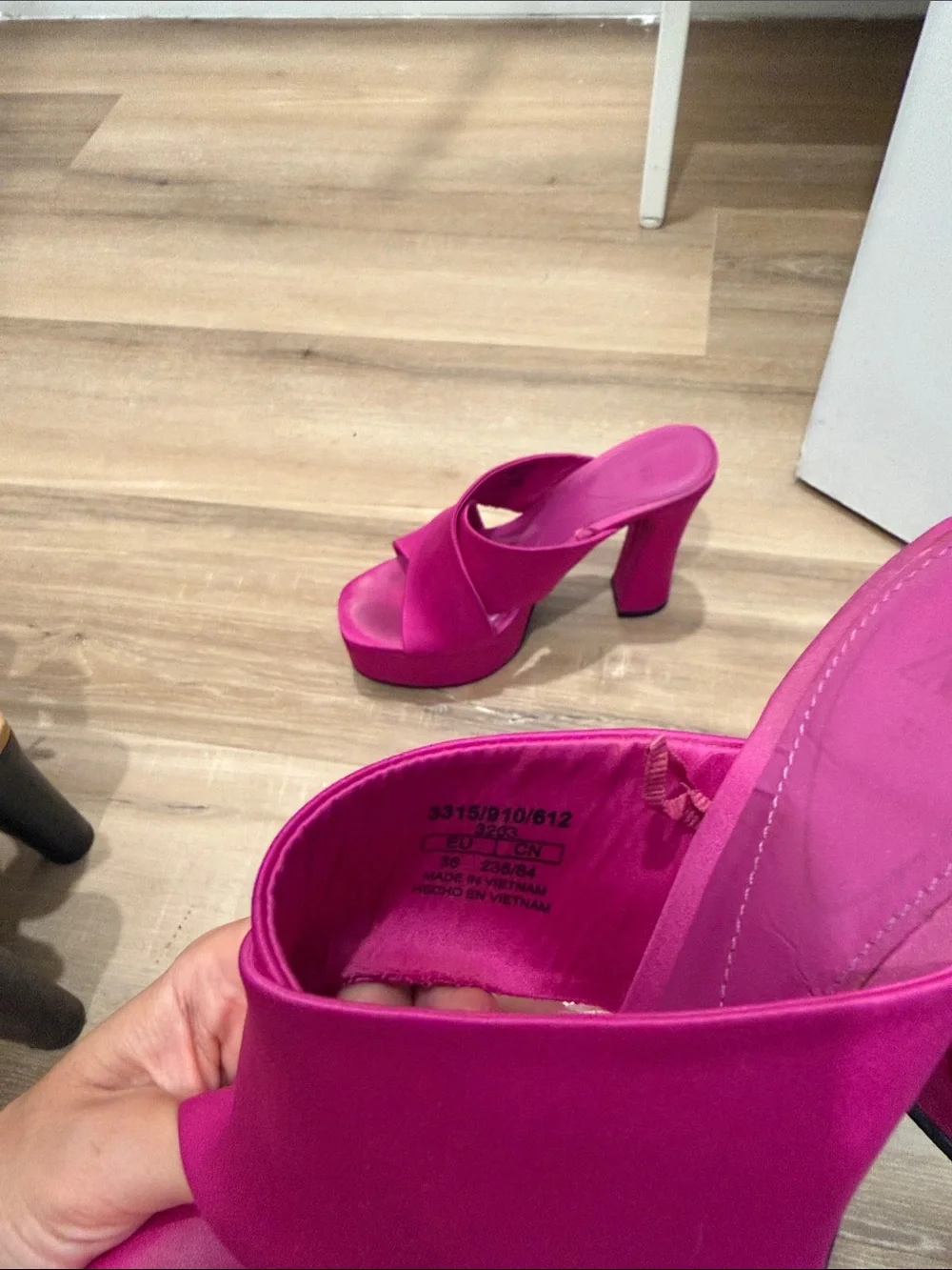 Zara Fuchsia Platform Mule Heels